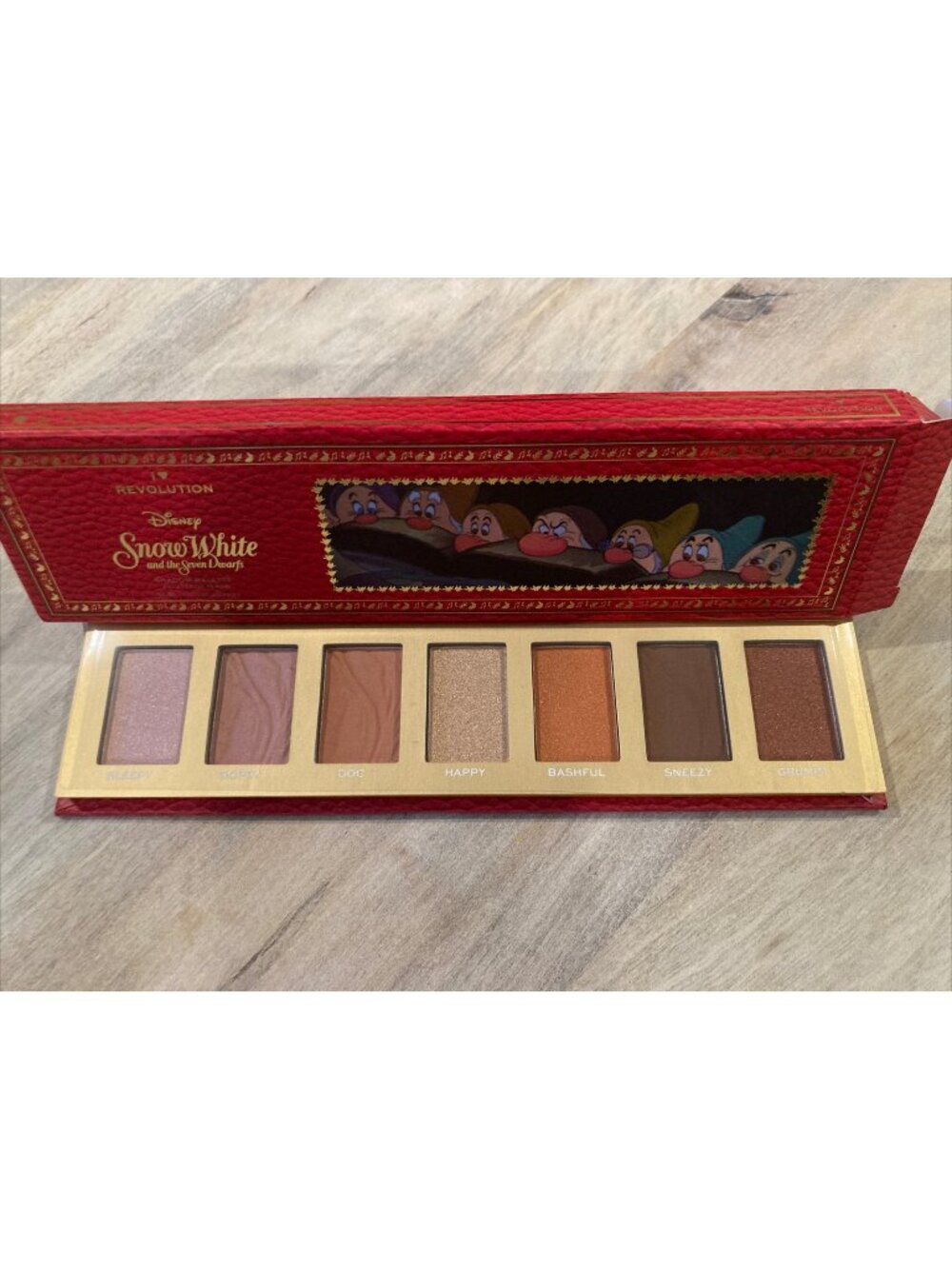 I Heart ❤️ Revolution Disney SNOW WHITE & THE SEVEN DWARFS Eyeshadow Palette NEW
